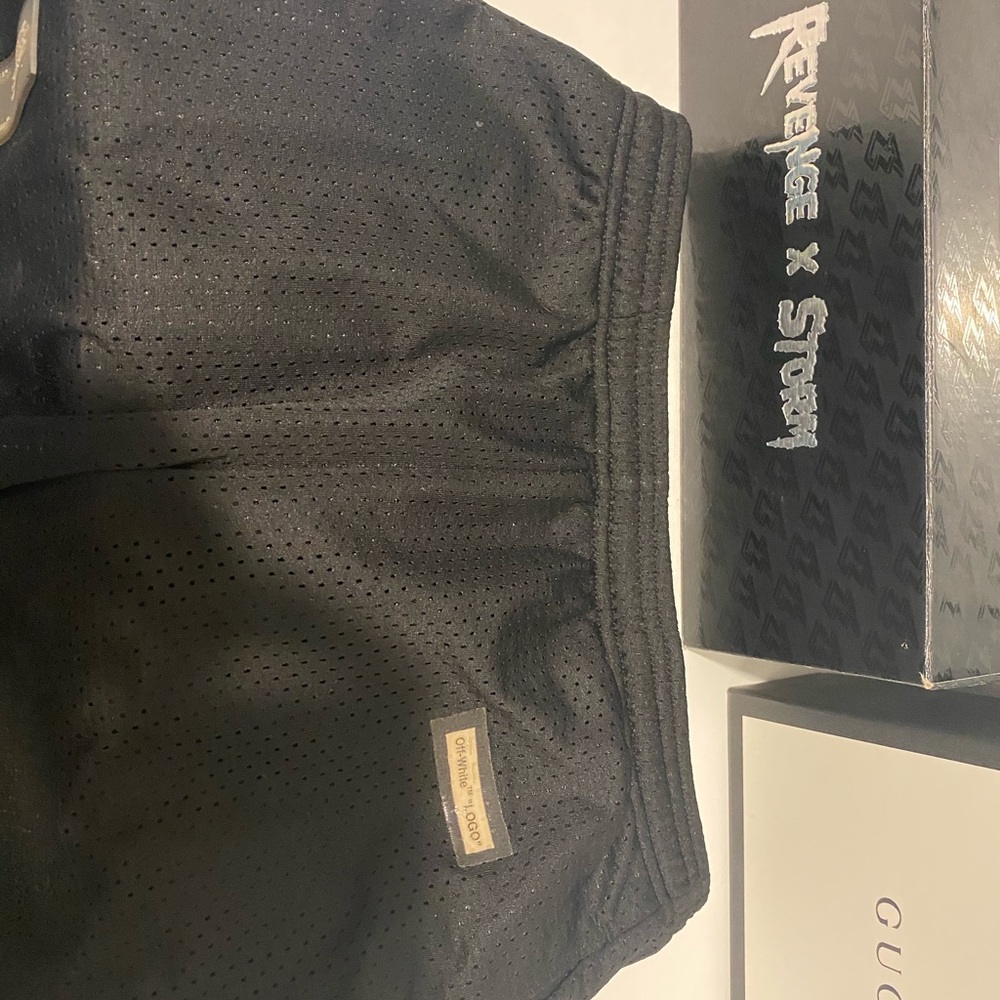 “OFF-WHITE” “LOGO” shorts.